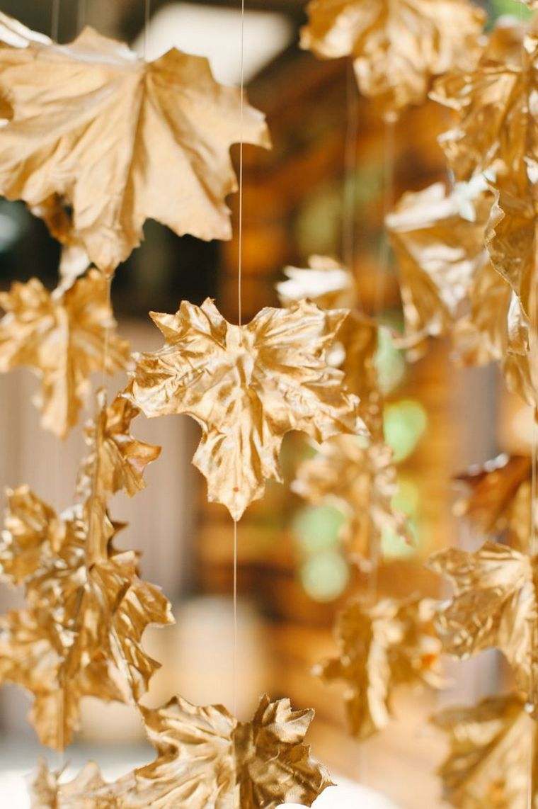 DIYの黄金の葉のデコ