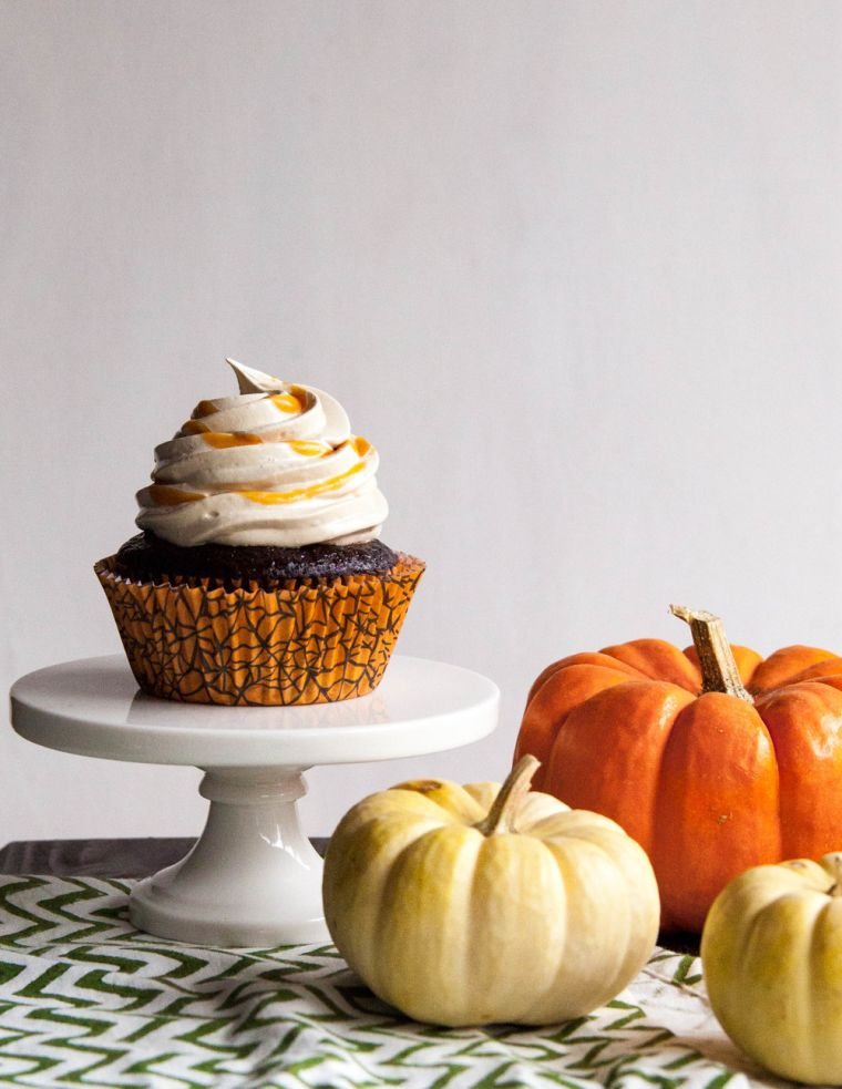 könnyű-halloween-cupcakes-eredeti-asztali dekorációs-receptek