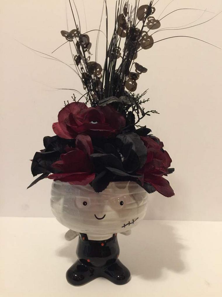 Halloween juoda raudona dekoratyvinė puokštė