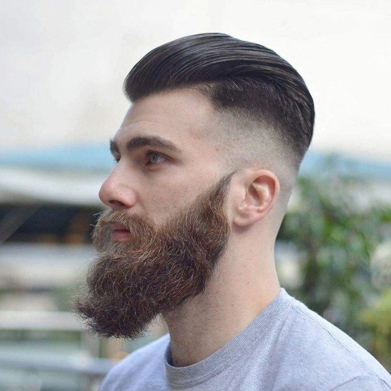tatuiruotė vyrui barzdos išvaizdos stiliaus kirpimas