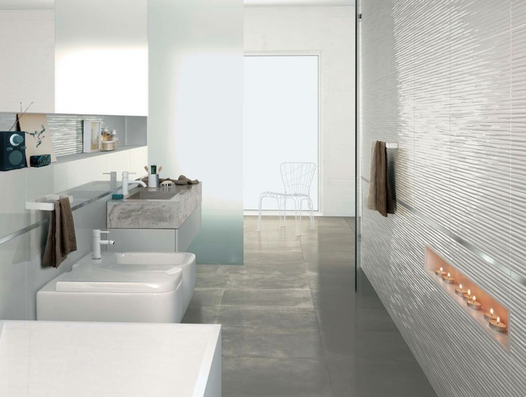 kupaonica dizajn kupaonski zid koji prekriva sivu bijelu boju kade