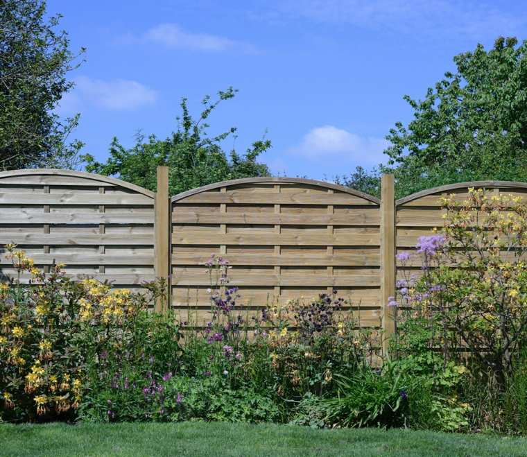 idea di recinzione in legno da giardino oscuramento del giardino
