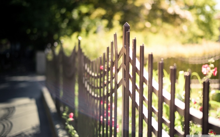 recinzione giardino idea metallo organizzare lo spazio esterno