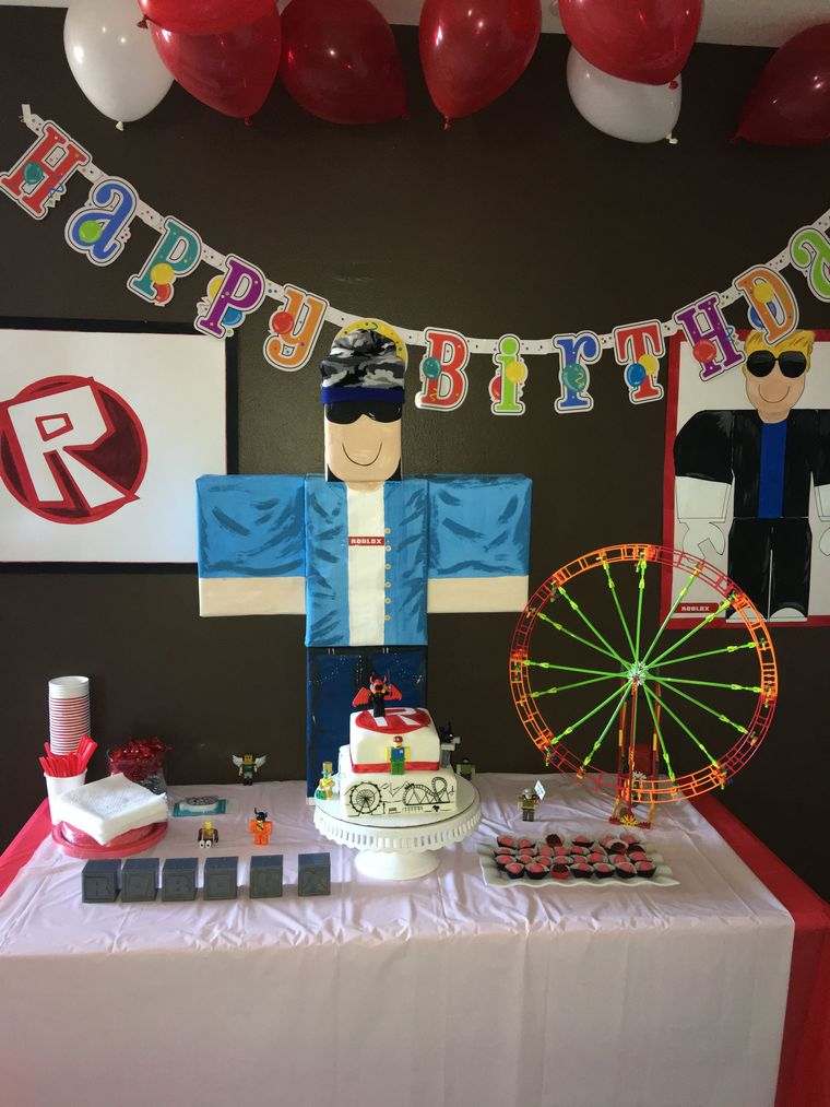 idea per la decorazione della festa di compleanno di Roblox