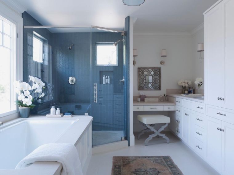 colore-blu-deco-bagno-atmosfera-spa