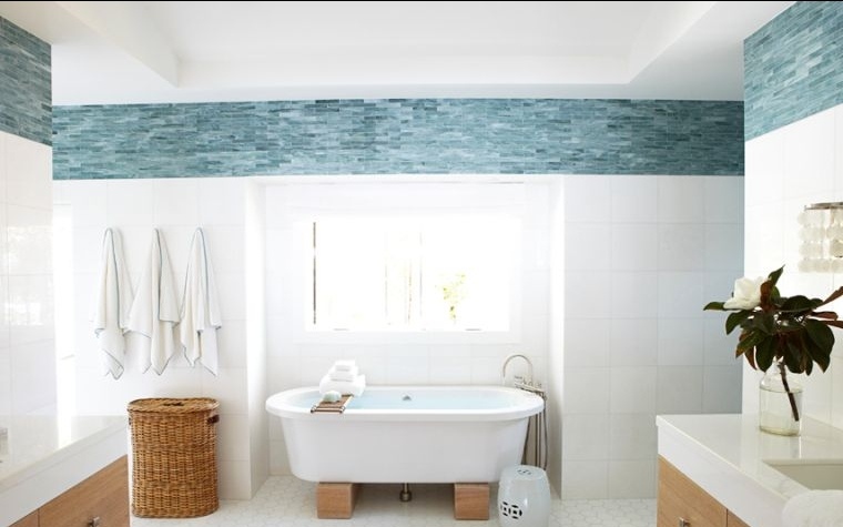 kék-deco-fürdőszoba-stílusú gyógyfürdő