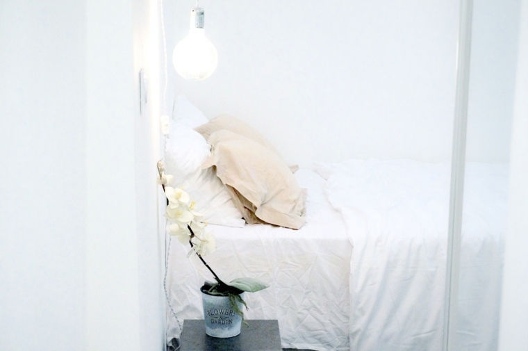 minimalistinio stiliaus miegamasis