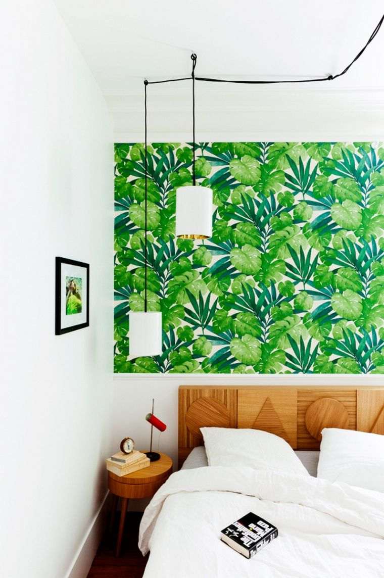suaugusiųjų miegamojo dekoravimo idėjos mažos erdvės modelio galvūgaliai medinės žalios sienos plakatas