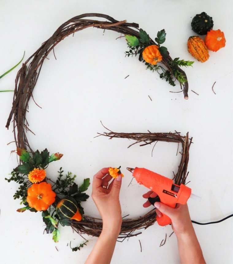 Ideja za jesen s drvenim dekorom DIY