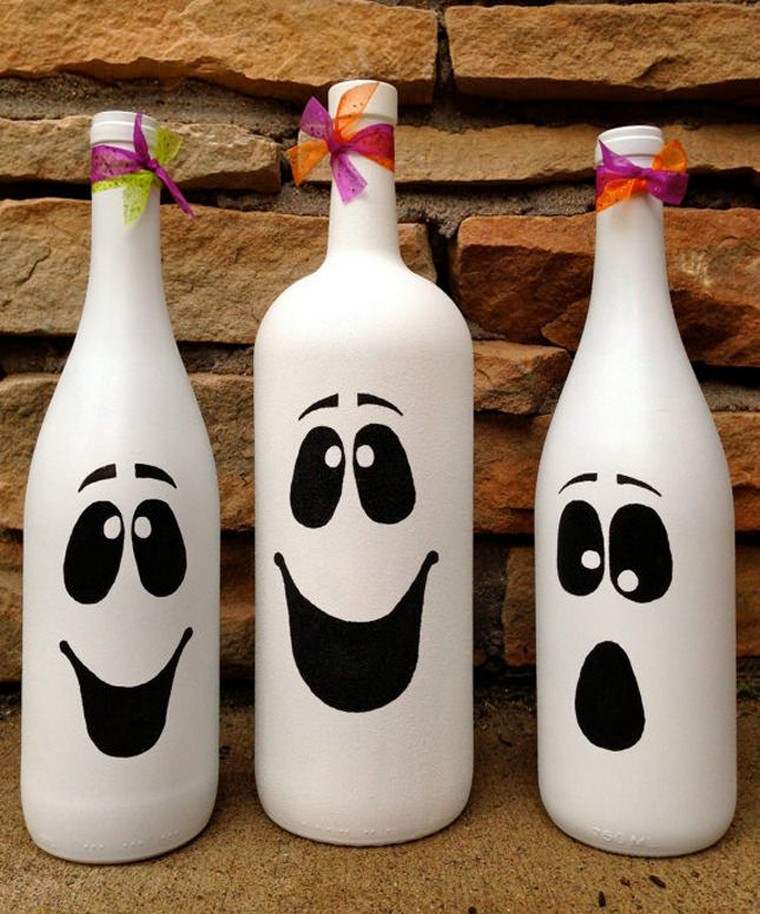 idea deco per la bottiglia riciclata fai da te di halloween
