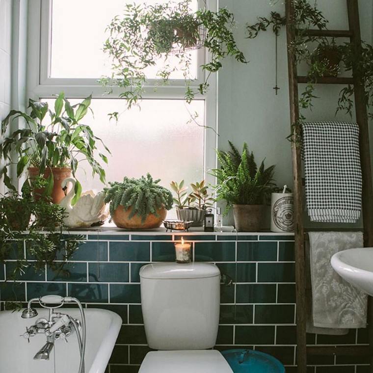 gamtos vonios kambario dekoro augalų puodo idėjos vonios kambario mėlynos plytelės
