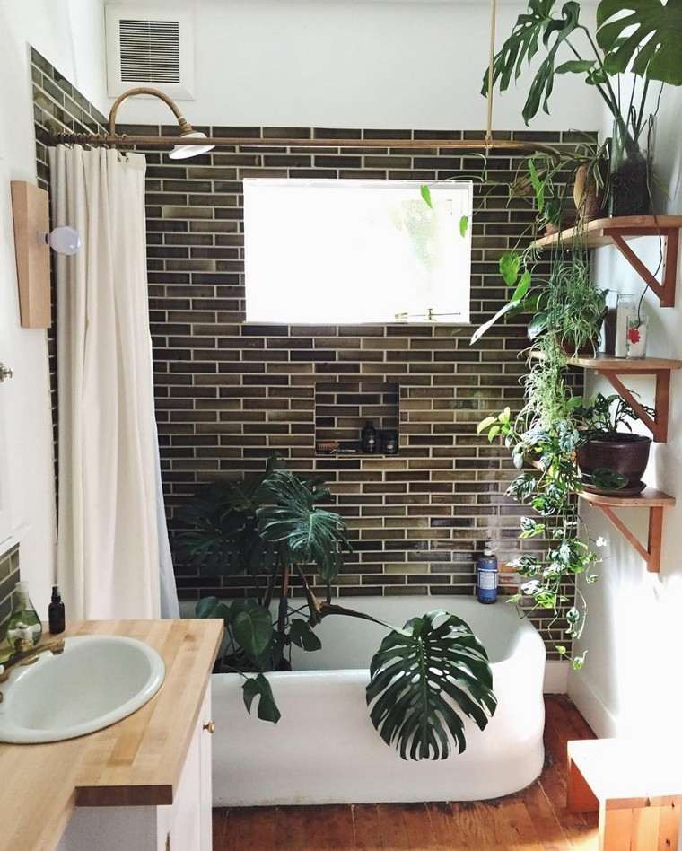 vonios plytelių dizainas vonios interjero idėja augalų deko medinis stalviršis