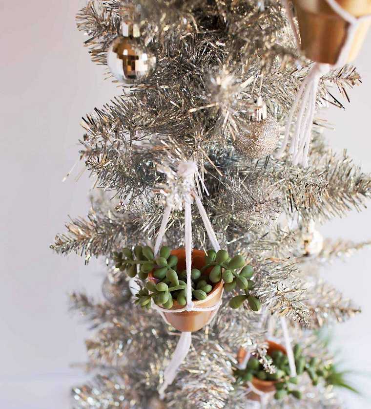 DIY-Christmas-tree-decoration-tutorial