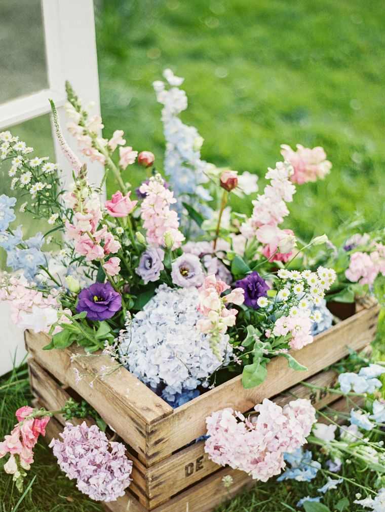 cvjetni aranžmani proljetni deco stolni vrt namještaj od paleta