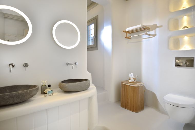 Idea di arredo wc in stile mediterraneo