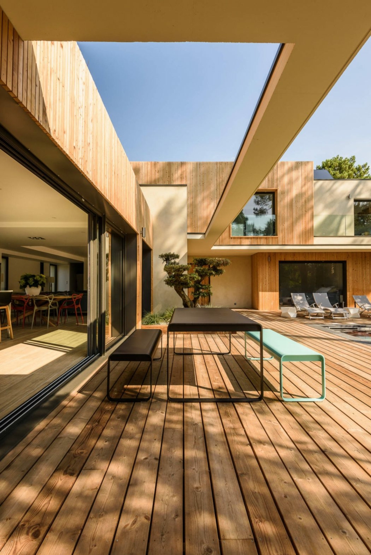 giardino con terrazza di design
