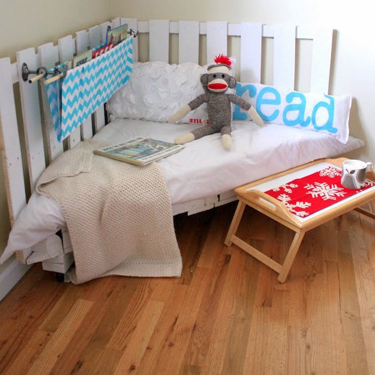 Kisgyermek ágy ötlet projekt diy raklap fa