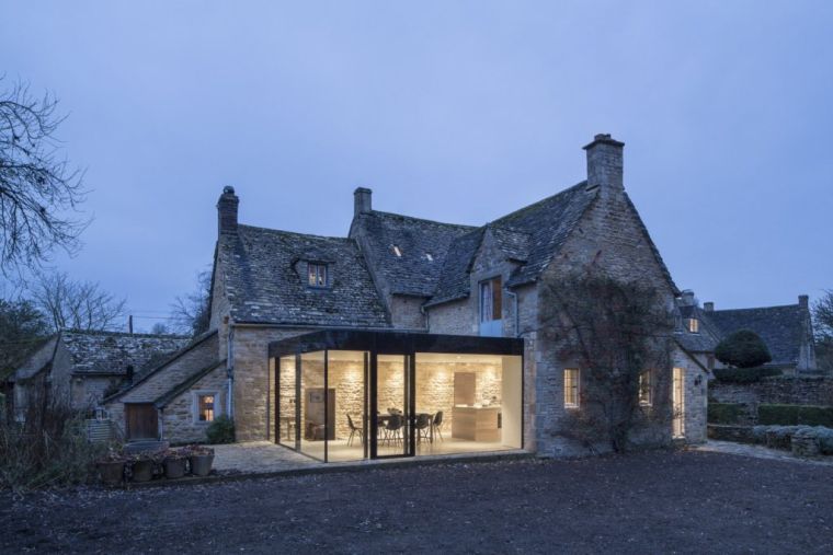 idea-espansione-vecchia-casa-estensione-moderno-design