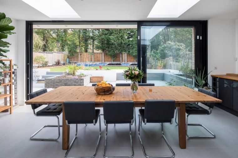 idea-deco-estensione-casa-vernice-bianca-bay-window