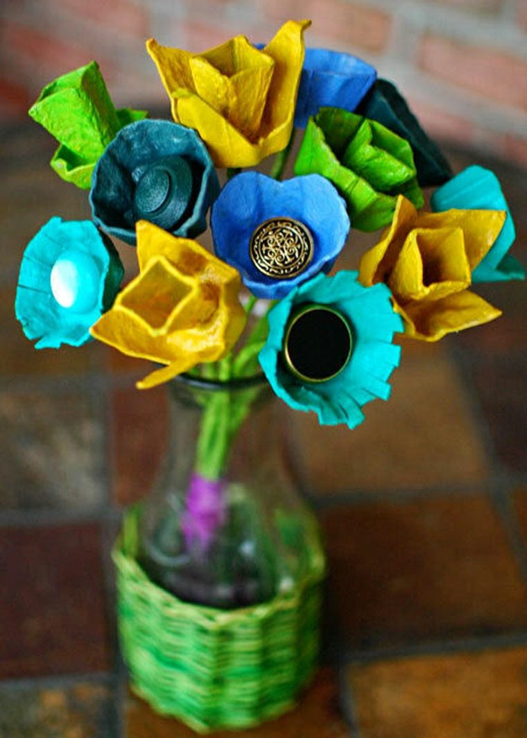 リサイクルのアイデア卵ボックス花花束デザインモダンなインテリア装飾リサイクルのアイデア