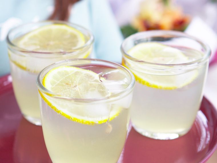 ricetta-drink-estivo-limonata-semplice