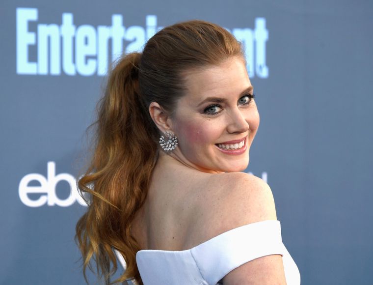 Amy Adams arklio šukuosenos idėjos