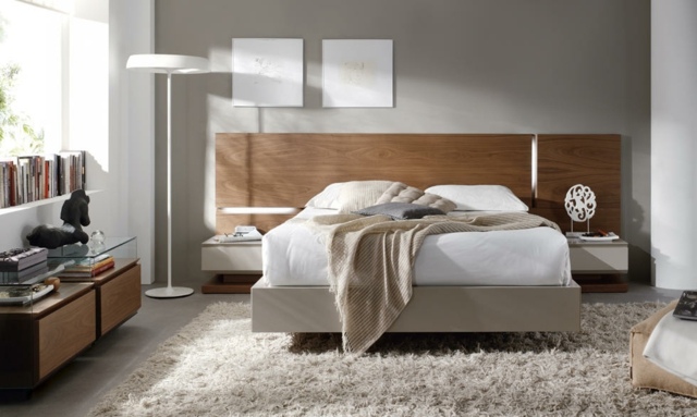 ideje za uređenje spavaće sobe-prirodne boje-svijetlo-sivi-zidovi-bijeli-tepih-krem-uzglavlje-drvo-drvo ideje za uređenje spavaće sobe