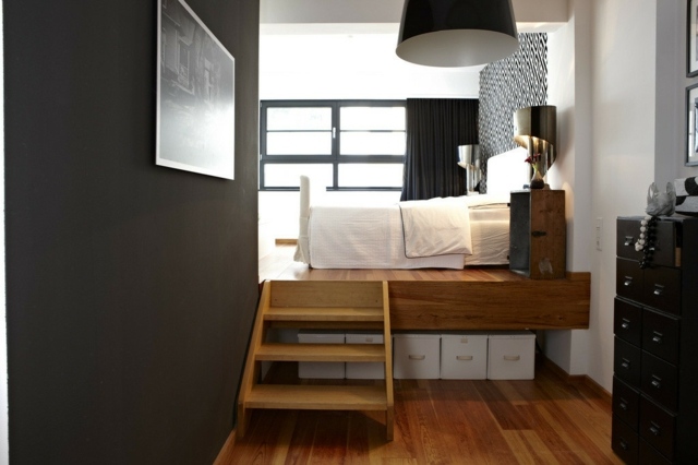 ideje za uređenje spavaće sobe-prirodne boje-bijelo-crni-zidovi-namještaj-drvo-posteljina-krevet-bijeli-luster-crne ideje za uređenje spavaće sobe