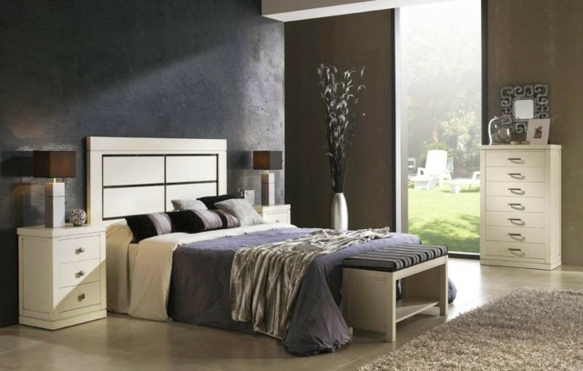 miegamojo dekoro idėjos-natūralios spalvos-tamsiai pilkos sienos-baldai-medžio-baltos miegamojo dekoravimo idėjos