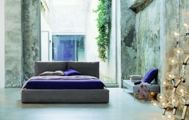 miegamojo dekoro idėjos-natūralios spalvos-šviesiai mėlynos sienos-patalynė-karališka-mėlyna-apšvietimo dizainas miegamojo dekoravimo idėjos