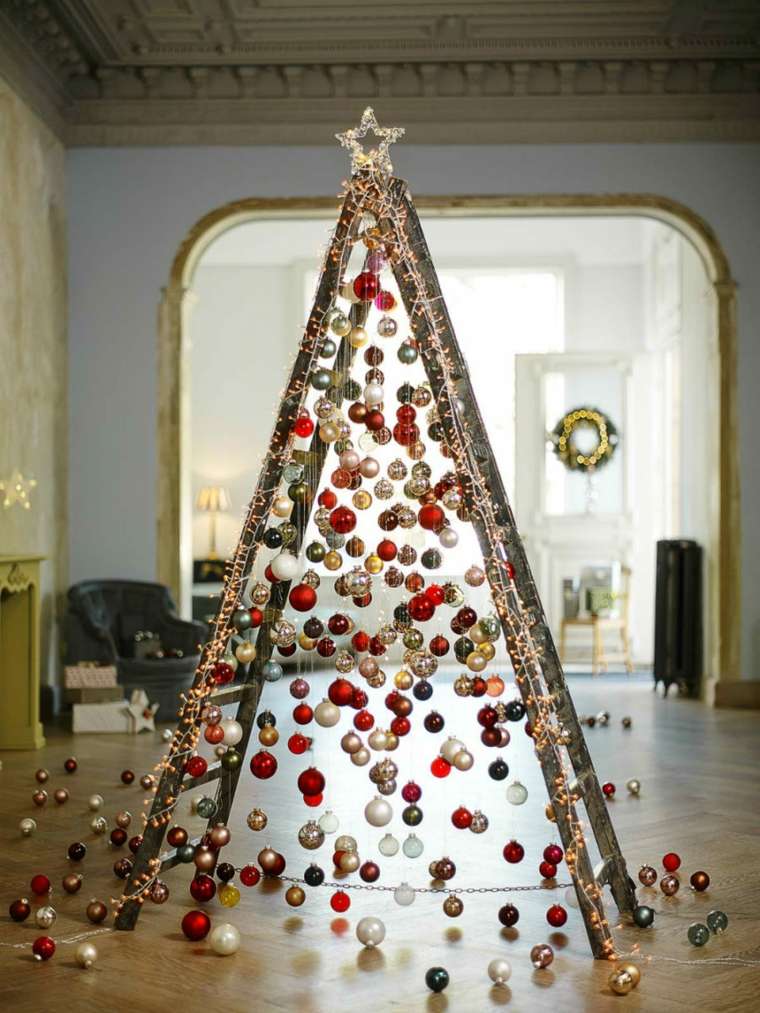 Kalėdų eglutės dekoravimo idėja originalūs mediniai rutuliai