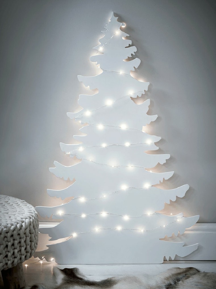 bijelo božićno drvce moderan dizajn ekološko drvce božićni svjetlosni vijenac