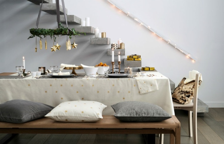 Kalėdų deko dizainas Kalėdų atmosfera skandinaviško stiliaus modernus stalas