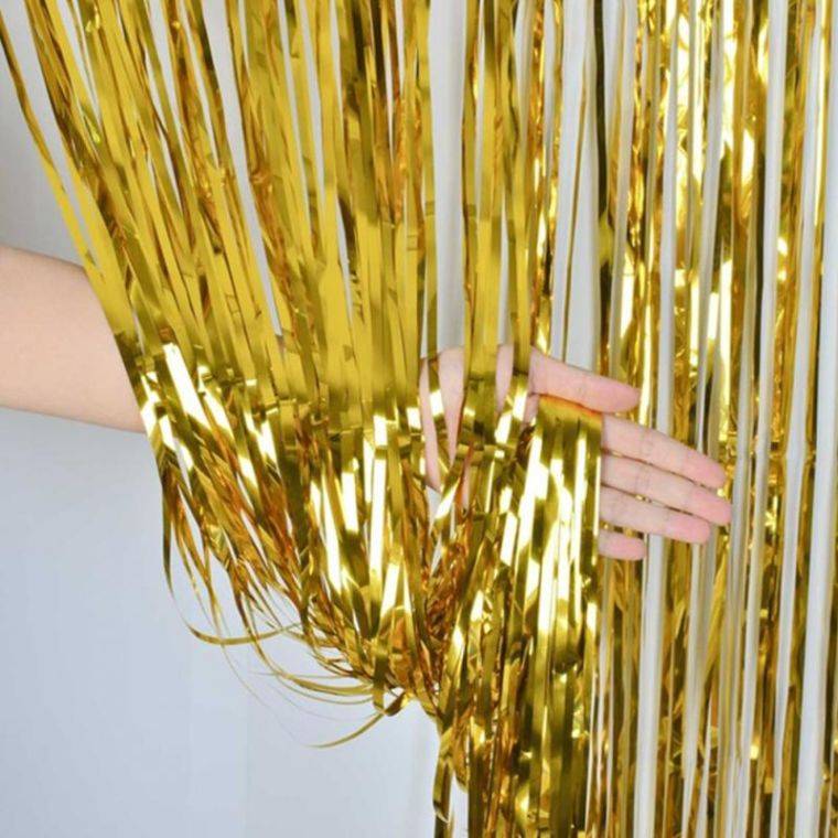 idee deco capodanno golden-garland-soiree-fete