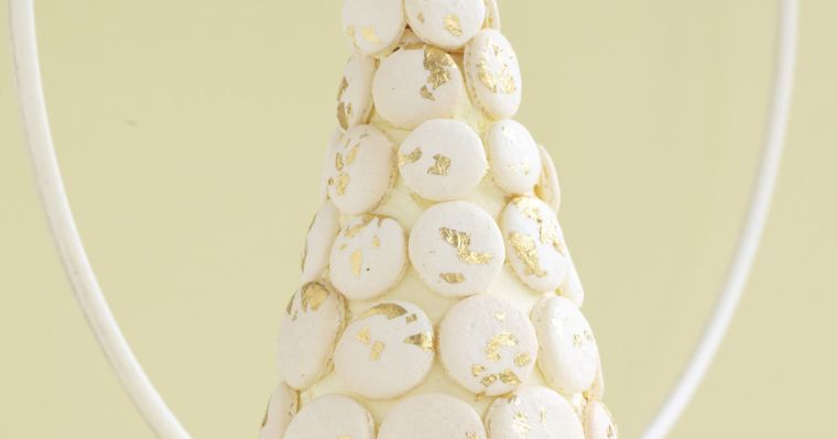 deco-reveillon-new-year-desert-original-macaroons-dores