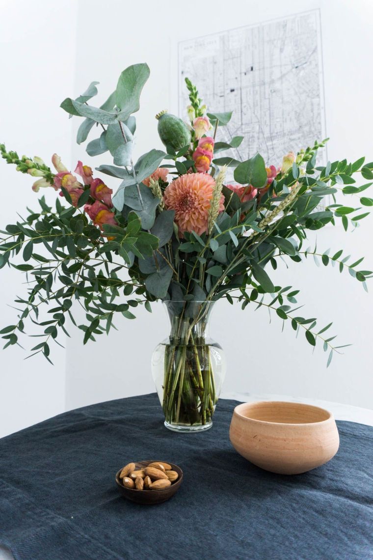 Idee per decorazioni primaverili scandinave con fiori