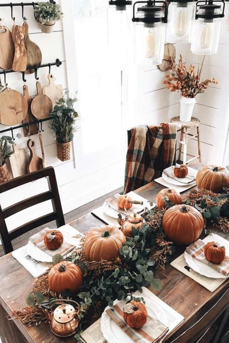 秋のテーブルデコレーション