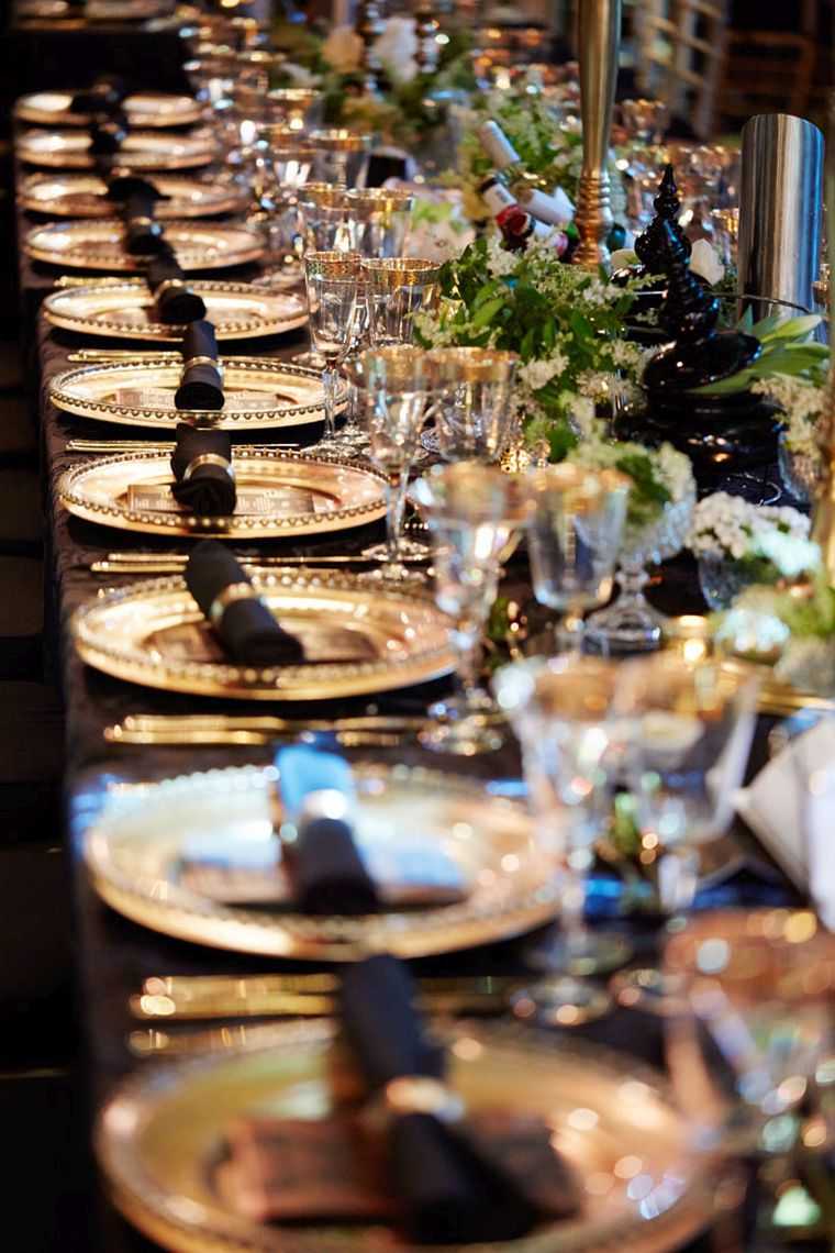 crno-zlatni-svadbeni-stol