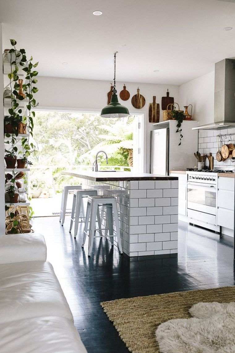 deco-pinterest-isola-cucina-colore-bianco-pavimento-nero