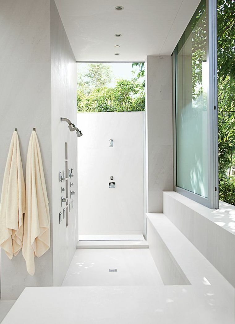 dušo kabinos mažos erdvės vonios kambario išdėstymas