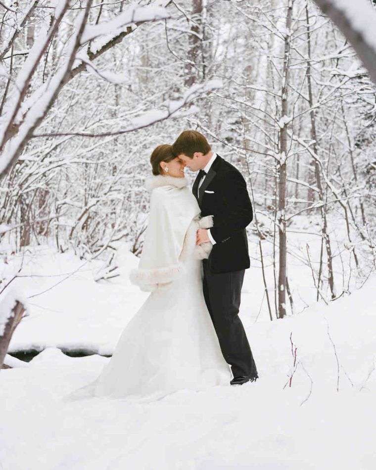 vestuvių-žiemos-deko-suknelės-idėjos-temos priėmimas