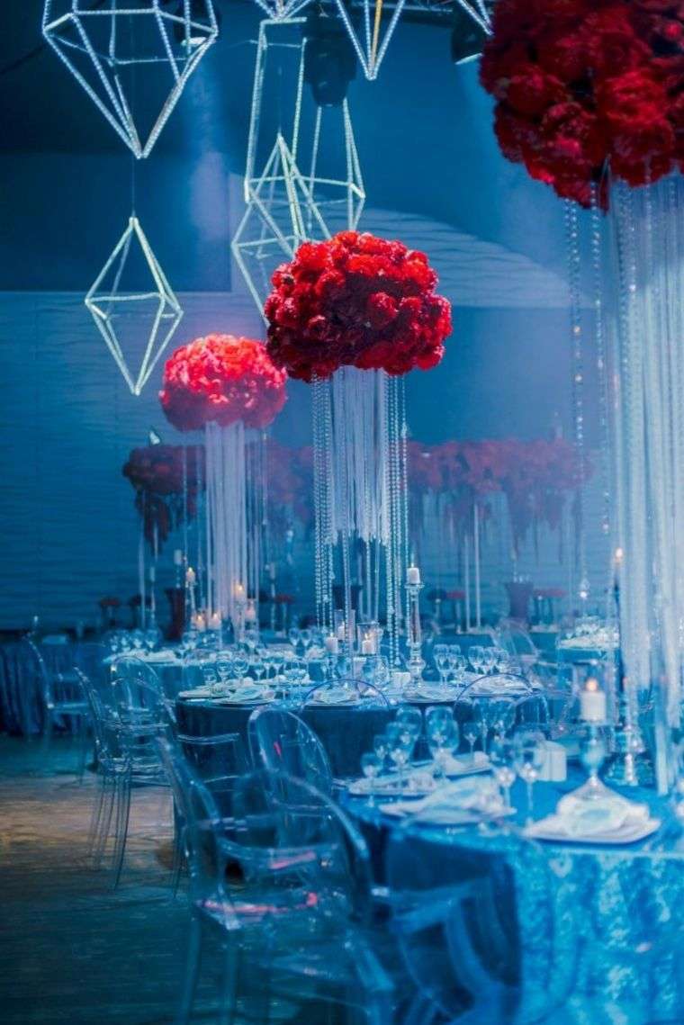 vestuvių idėja-žiemą-dekoracija-priėmimas-mėlyna-raudona