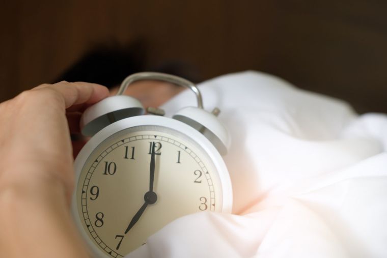 簡単に眠りにつく方法と不眠症と戦う方法