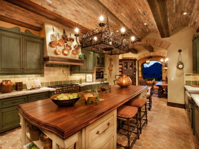 Toskanos dizainas šiuolaikinis interjeras itališkas dizainas medinė itališka virtuvė