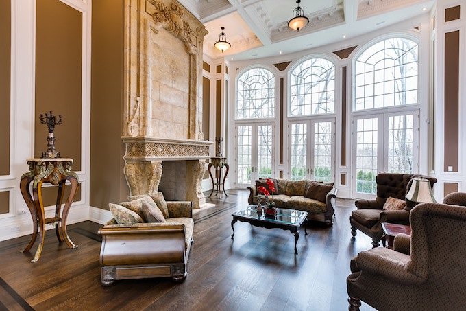 interior design gotico moderno contemporaneo legno parquet pavimento divano design