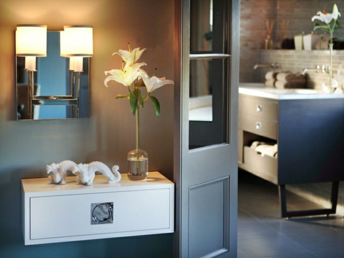 šiuolaikinis interjeras permąstyti dizaino studija vonios kambarys gėlės švarus dekoras modernus stilius