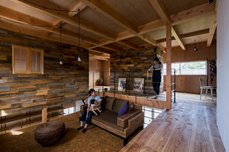 interjeras šiuolaikinis namas pramoninė apdaila medžio dizainas alts ishibe japonija