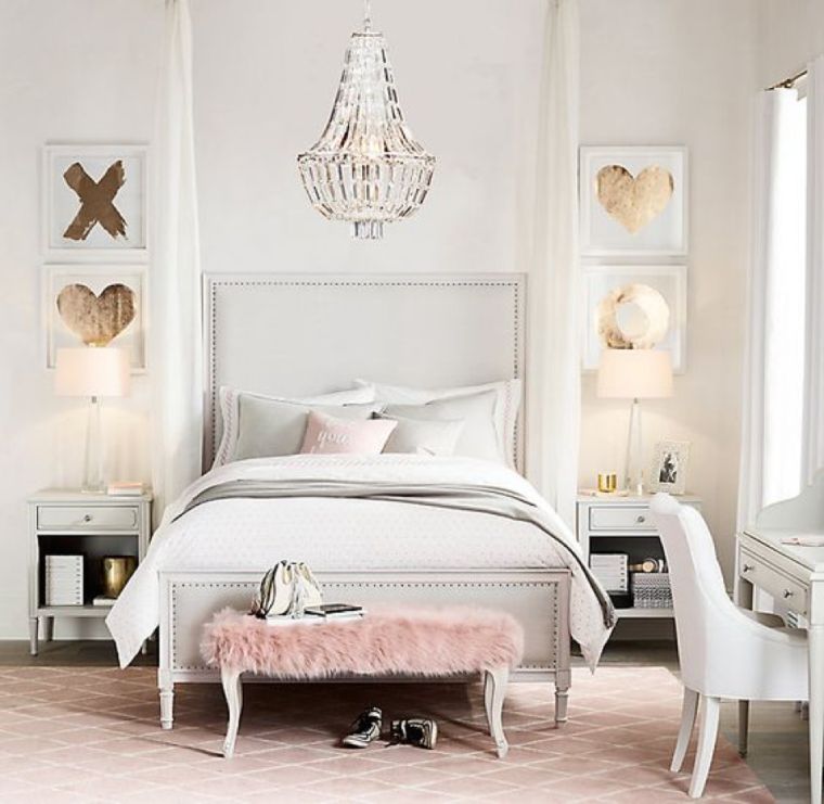 elegáns dekorációval rendelkező hálószoba-luxus-plüss-baldachinos ágy-felnőtt