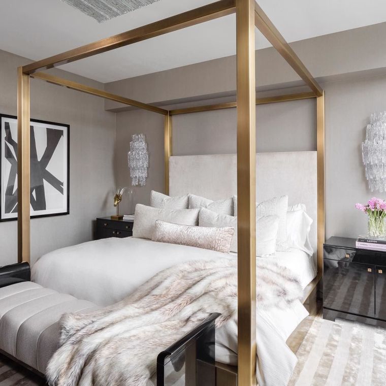 camera da letto-deco-luxe-letto-a-baldacchino-design-metallo-oro