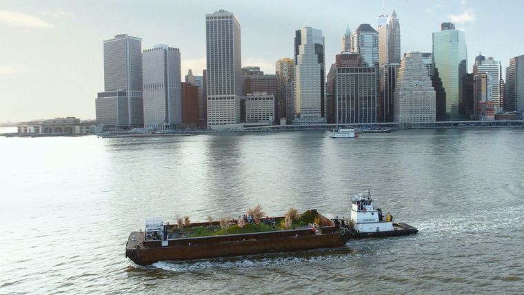 ボートに乗ってニューヨークの浮かぶ森
